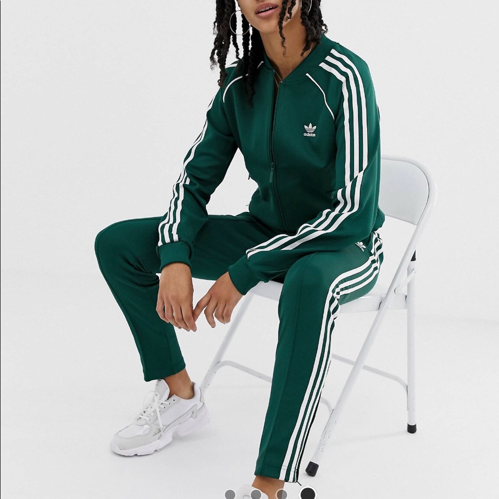 2 Piece Adiddas original jogger suit